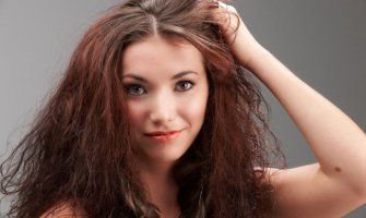 Prirodan serum protiv slabljenja i opadanja kose (VIDEO)