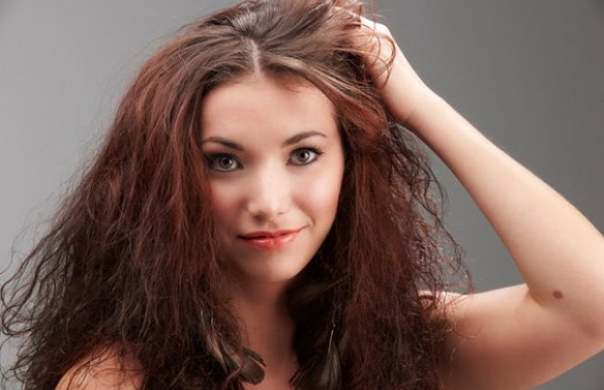 Prirodan serum protiv slabljenja i opadanja kose (VIDEO)