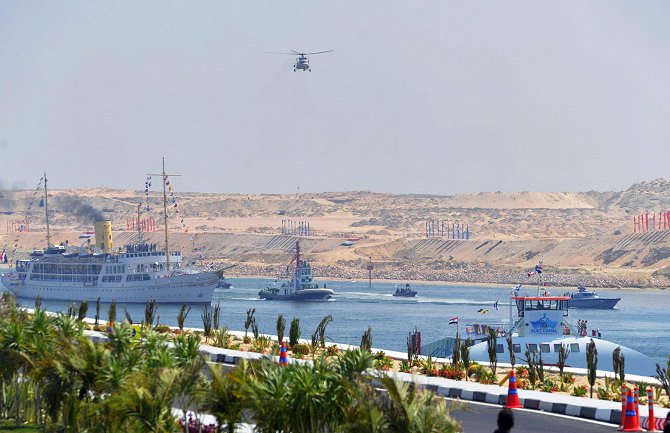 Smanjena plovidba kroz Suecki kanal zbog učestalih napada na brodove u Crvenom moru
