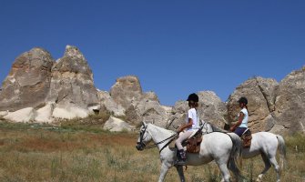 Na konjima kroz vulkanske doline Kapadokije (FOTO)