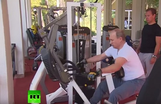 Pogledajte kako Putin trenira  (VIDEO)
