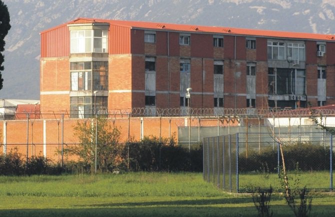 Pretresima u Istražnom zatvoru oduzeti mobilni telefoni, kartice, špricevi, nadozvoljene tablete…