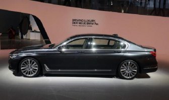 BMW 7 zablistao u Frankfurtu (VIDEO)