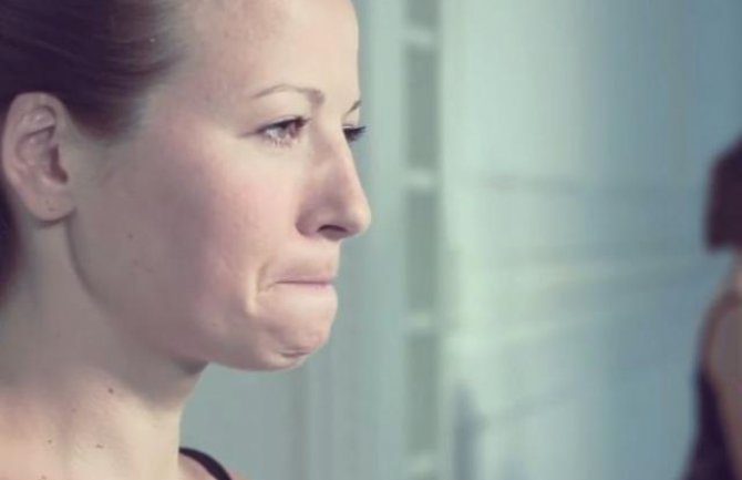 Kako se riješiti bora oko usta: Jednostavna trominutna vježba za podmlađivanje lica (VIDEO)