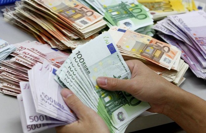 Javni dug Crne Gore na kraju prošle godine 2,76 milijardi