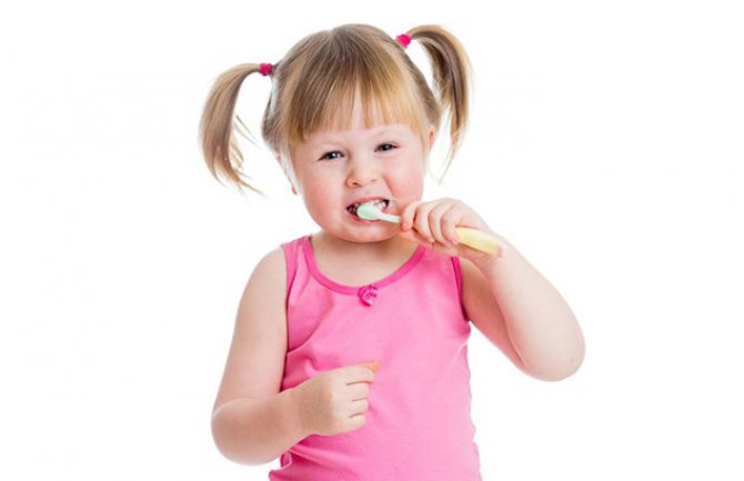 Stomatolog objasnio šta najviše šteti dječijim zubima