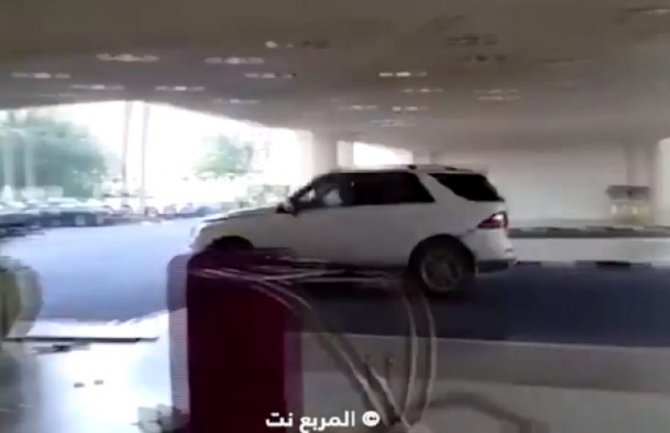 Pijani vozač napravio rusvaj u hotelu! (VIDEO)