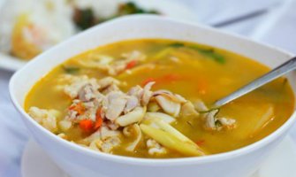 Domaća pileća supa po bakinom receptu