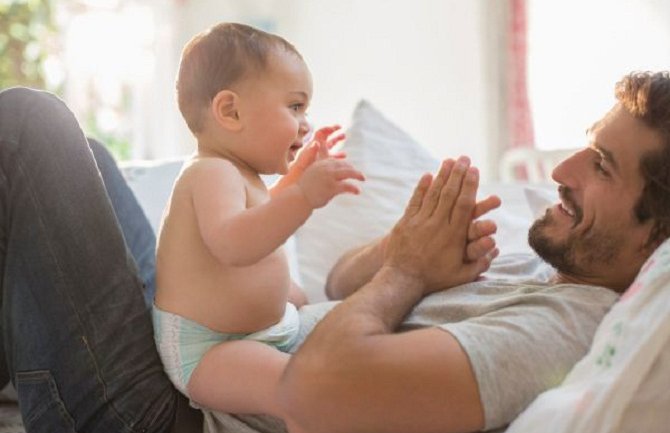 Bebe koje rano počnu da slušaju strani jezik, kasnije ga lako nauče