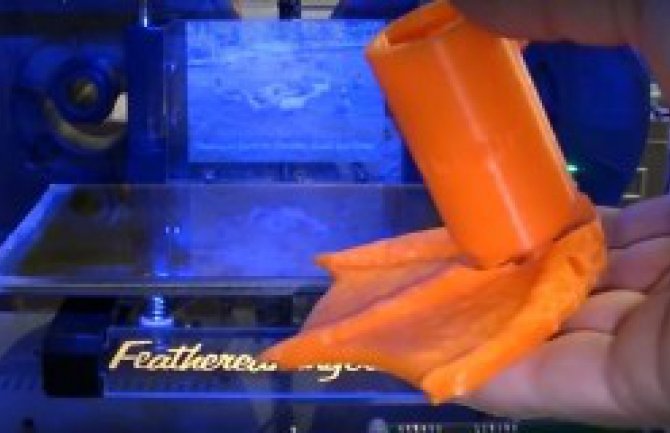  Zahvaljujući ljudima dobrog srca patak dobio nove noge iz 3D štampača (VIDEO)