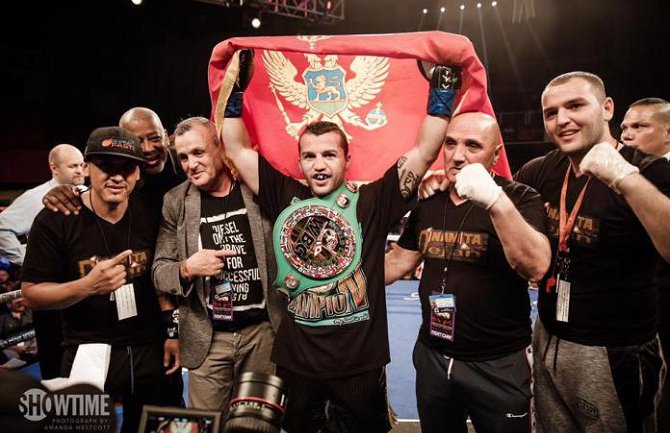 Dejan Zlatičanin profesionalni prvak svijeta u boksu! (Video)