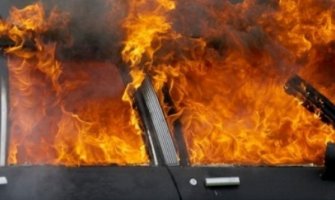 Maloljetnik zapalio devet vozila, podmetnuo požar službeniku UIKS-a