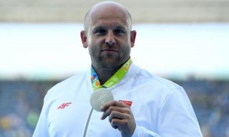 Poljski bacač diska prodaje medalju iz Rija za pomoć djeci! 
