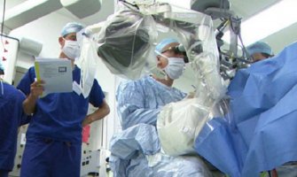 Milano: Ljekari uradili prvu operaciju uz pomoć robotizovanog mikroskopa