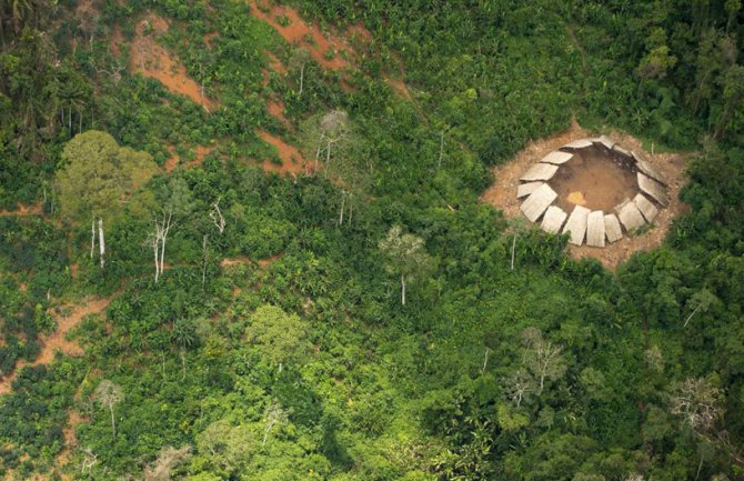 Amazonsko pleme koje nema dodira s civilizacijom (FOTO)