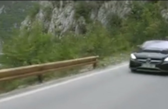 Luksuzni sportaši protutnjali preko Pivskog jezera(VIDEO)