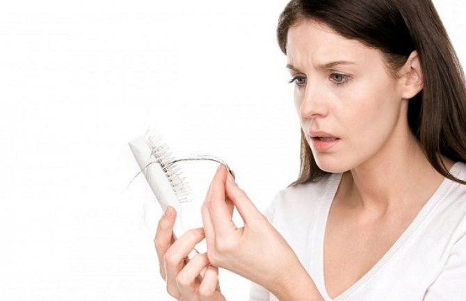 Ovim namirnicama pobijedite opadanje kose u menopauzi