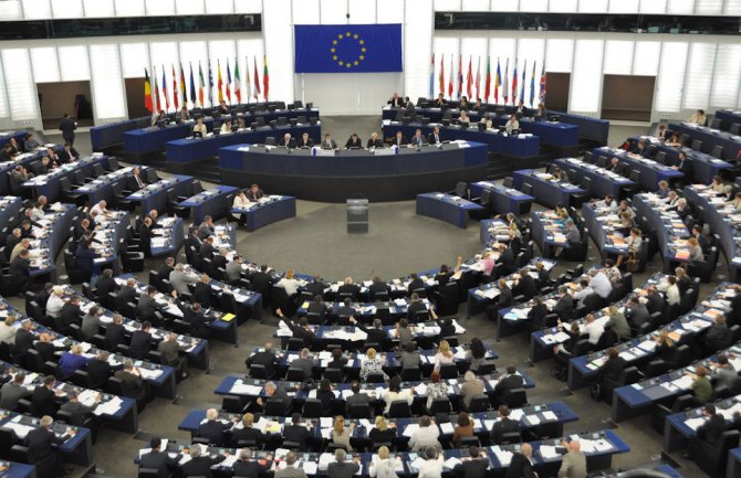 Evropski parlament pozvao na ukidanje viza za Kosovo