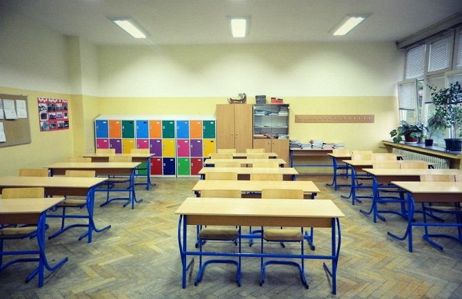 Šavnik: Nastavnik kažnjen 600 eura zbog šamaranja učenice