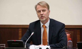 SNS: Ambasador EU upoznat sa činjenicom da je srpski narod izopšten iz državnih institucija i lokalne uprave