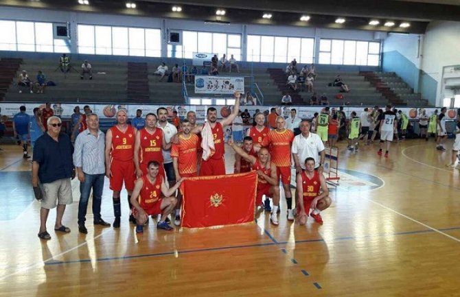 Crnogorski vetereni u košarci pobijedili Srbiju i osvojila titulu prvaka svijeta!