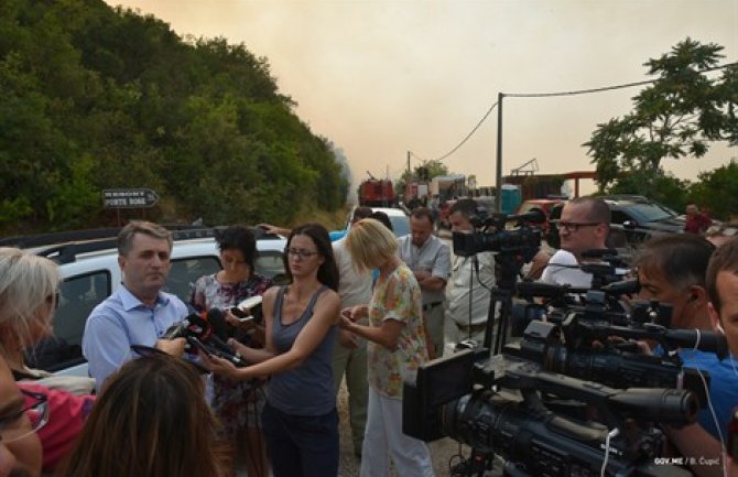 Nuhodžić obišao požarišta: Zatražena međunarodna pomoć, nema razloga za strah i paniku