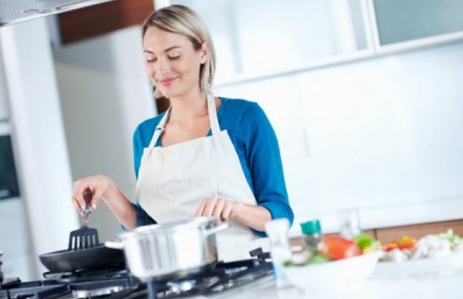 Jednostavan način da se otarasite neprijatnih kuhinjskih mirisa