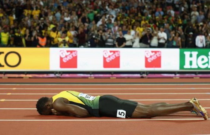 Bolt u suzama otišao u penziju (FOTO)