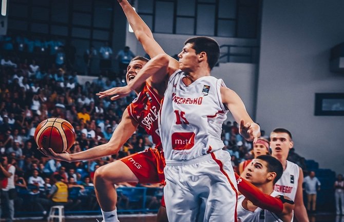 Crna Gora u finalu Eurobasketa: Savladala Srbiju