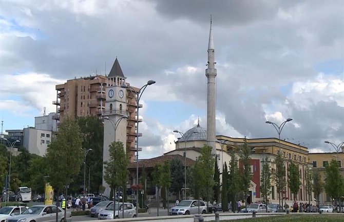 Tirana: U napadu na televiziju ubijen čuvar