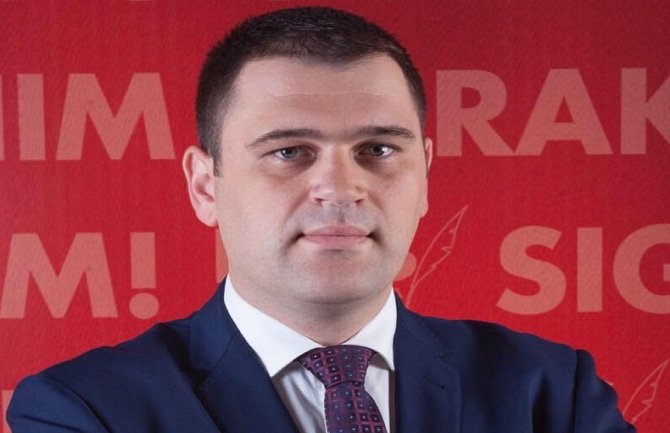 Anđušić: Krivokapić je Vladu oslobodio dostojanstva i kredibiliteta