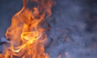 Izgorelo napušteno odmaralište u Sutomoru: Šteta totalna, u vatrenoj stihiji nema povrijeđenih