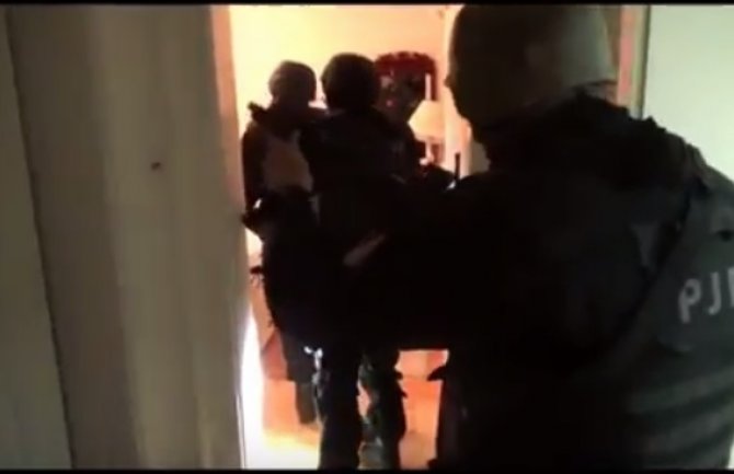 Podgorica: Uhapšene dvije osobe, oduzeto oružje, municija,telefoni