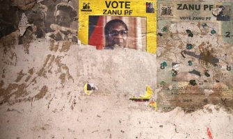 Zimbabve: Mugabe smijenjen i izbačen iz vladajuće stranke