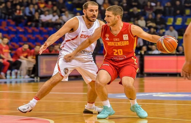 Crnogorski košarkaši napredovali na rang listi Svjetske košarkaške federacije