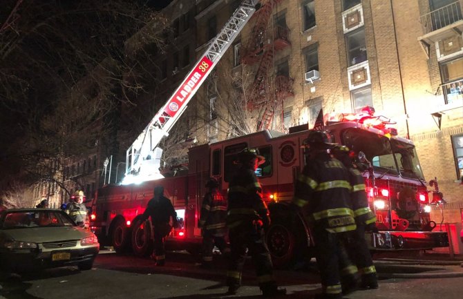 Veliki požar u Njujorku, stradalo 12 osoba među njima i beba(FOTO)(VIDEO)