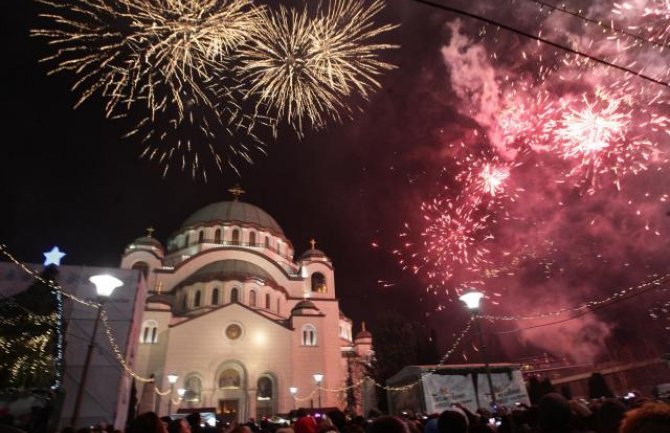 Širom Srbije sinoć uz vatromet, trubače, moleban dočekana Nova godina