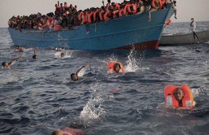 Spašeno 800 migranata iz Sredozemnog mora
