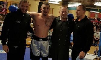 Crnogorski bokser Dilan Prašović nokautirao Mađara 