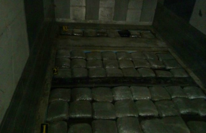 Dobrakovo: U hladnjači prevozio 63 kg droge, uhapšen Podgoričanin