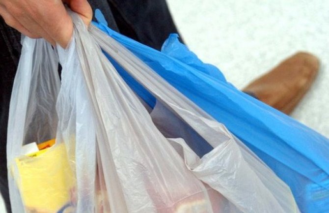 Njemačka će potpuno zabraniti upotrebu plastičnih kesa