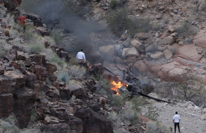 Grand Kanjon: Srušio se helikopter, troje poginulo, spasioci pokušavaju da dođu do preživjelih 