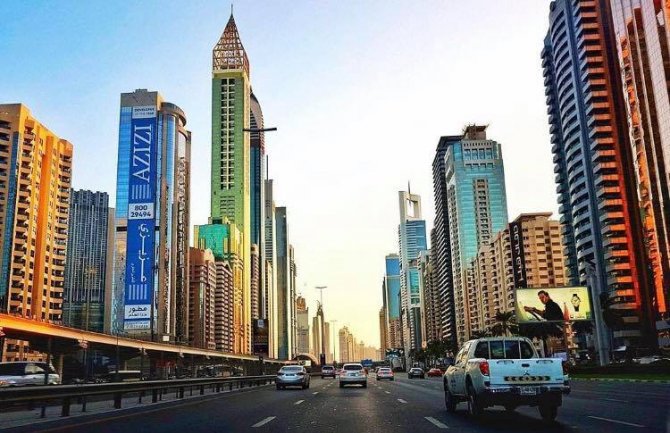 U Dubaiju otvoren najviši hotel na svijetu: Kula zlatne boje sa 75 spratova