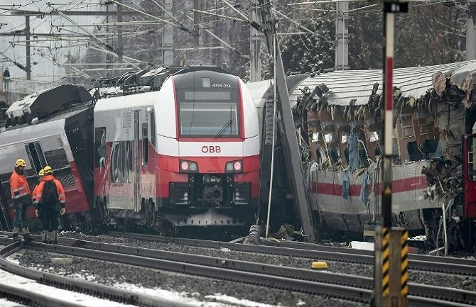 U sudaru vozova u Austriji poginula jedna osoba 