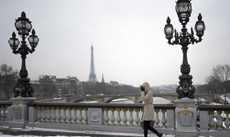 Zvaničnici Pariza spavali prethodne noći na ulici
