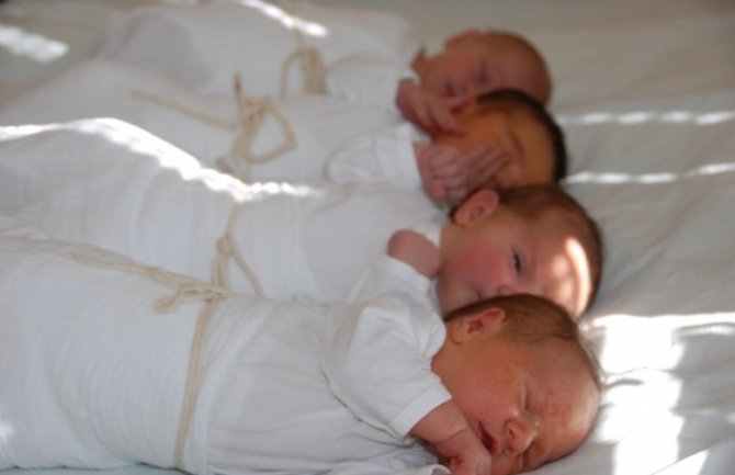 Za bebe rođene na Cetinju 350 eura od Opštine