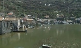Ugrožena domaćinstava na Vranjini, voda ušla u kuće