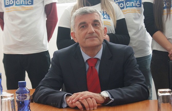 Mladen Bojanić predao potpise podrške za kandidaturu za predsjednika Crne Gore