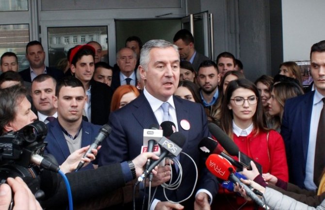 DIK potvrdila kandidaturu Đukanovića, kampanju počinje iz rodnog Nikšića