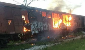 Podgorica: Teretni vagon u plamenu